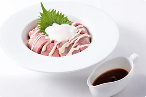 写真：プレミアムローストビーフ丼