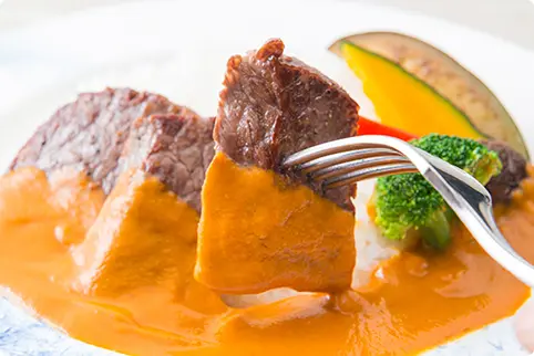 写真：ルミエスタ黄金カレー(ビーフ/シーフード)