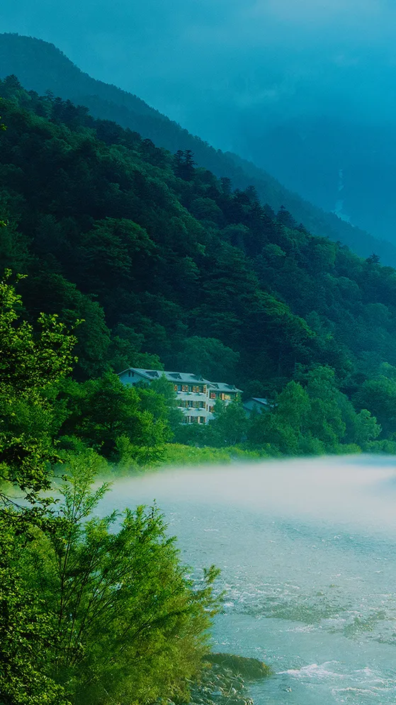 写真：上高地の雄大な自然