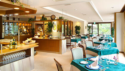 写真：ダイニングレストラン「La Riviere」