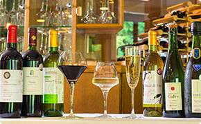 写真：ルミエスタオリジナルワイン