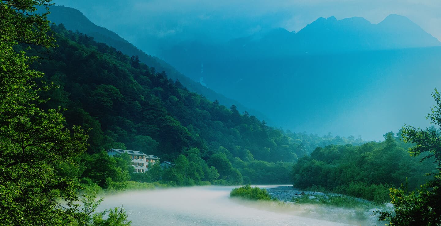 写真：上高地の雄大な自然